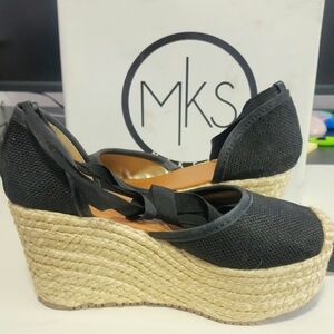 Colombian Makers Shoes Black and Tan Espadrille Wedges